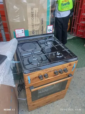Maxi Standing Cooker 3 Gas & 1 Electric With Oven Grill >> 1 Yrs