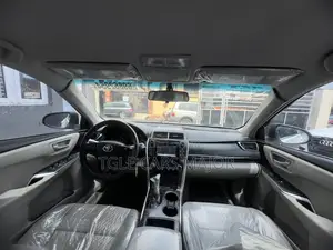 Toyota Camry LE 4dr Sedan (2.5L 4cyl 6A) 2015 White