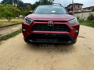 Toyota RAV4 2021 Red