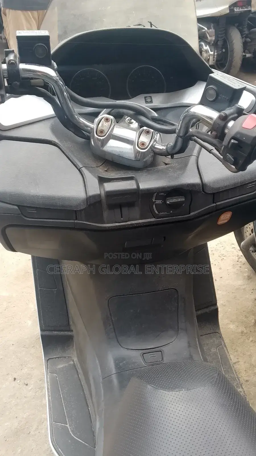 Suzuki 2010 White