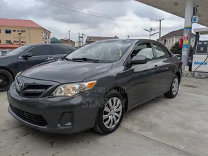 Toyota Corolla LE 4dr Sedan (1.8L 4cyl 4A) 2012 Gray