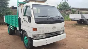 Toyota Dyna 200