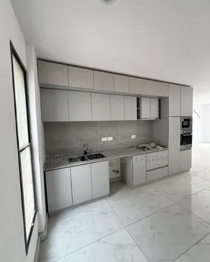 3bdrm Block of Flats in Lekki Phase 1 for rent