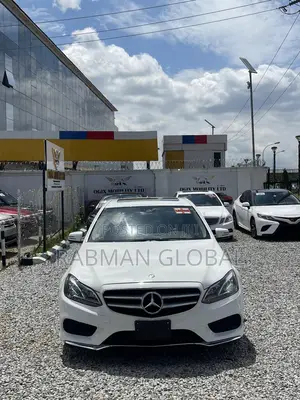 Mercedes-Benz E350 Base 4Matic Sedan AWD (3.5L 6cyl 7A) 2014 White