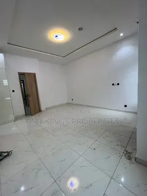 1bdrm Apartment in Alexander Court, Chevron for rent