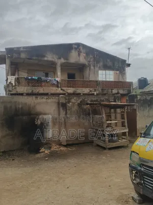 10bdrm House in Ayobo for sale