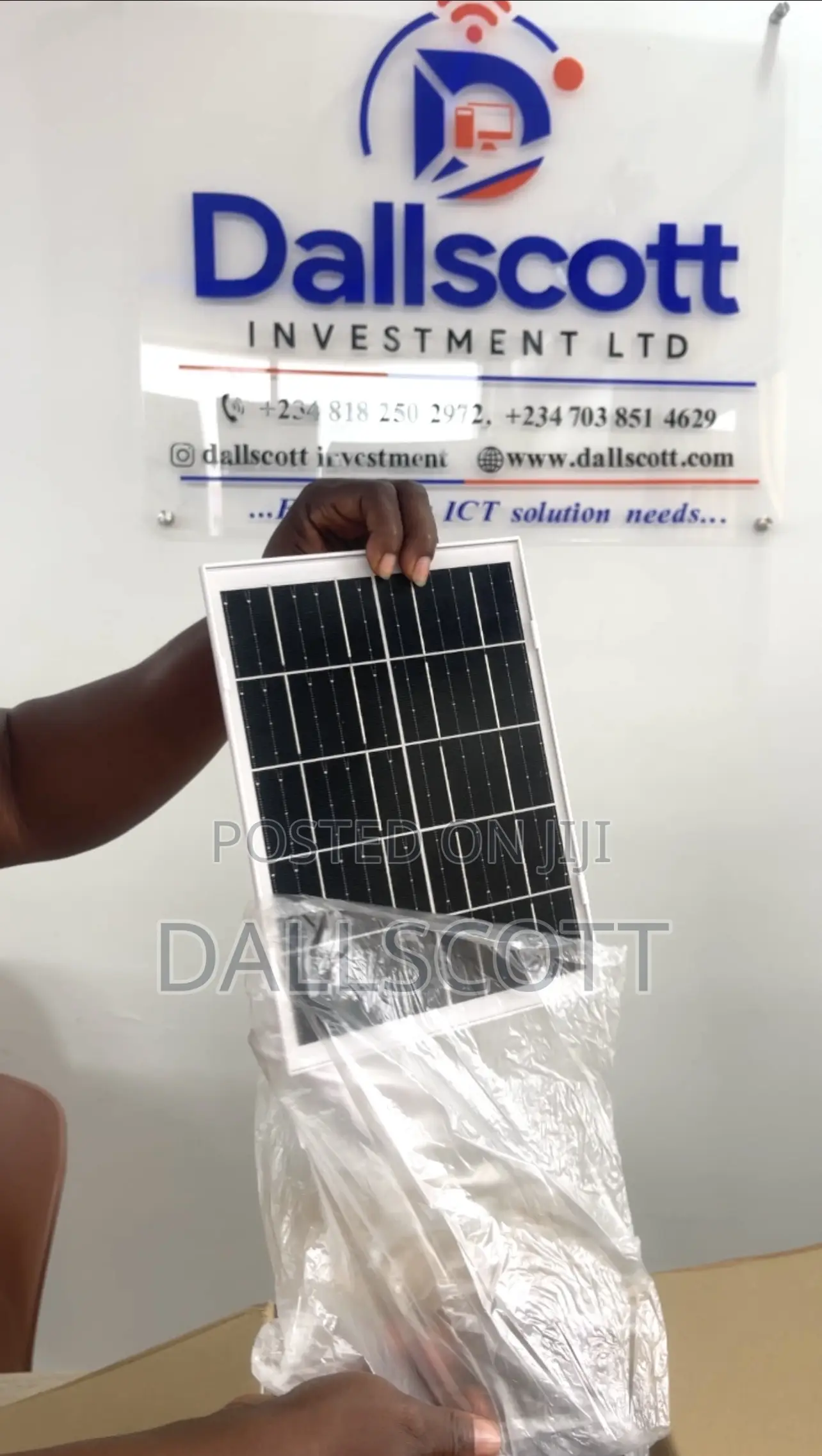 Solar CCTV Camera With Dual Screens – No Power Needed!