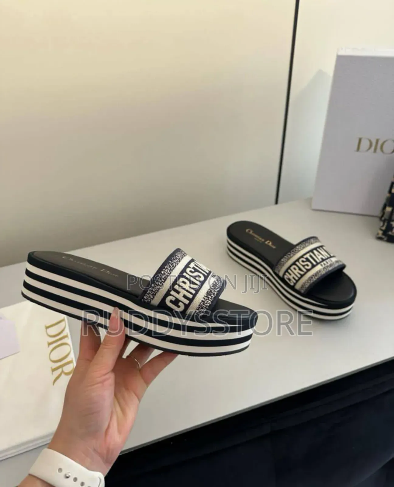 Ladies’ Fashion Sandals Slippers | Comfortable Trendy Styles