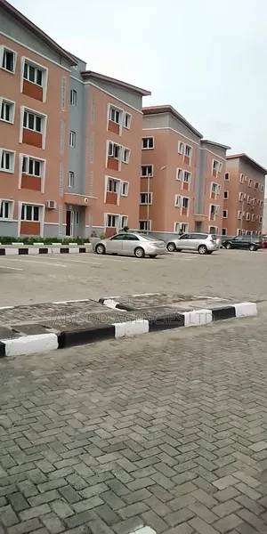 3bdrm Block of Flats in Lagoshoms Brf Estate, Alaka/Iponri for sale