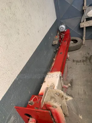 2 Pole Car Lift 2.5 Tons