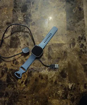Fitbit Versa 4