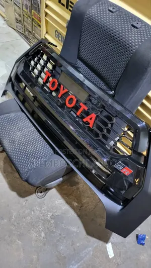 High Quality Certified Complete Brand New Front Grill Hilux Gr 2025