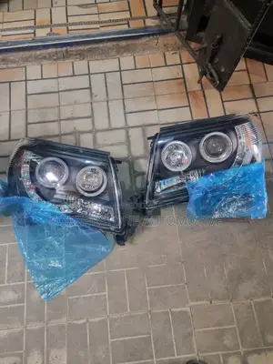 Head Lamp  Tacoma 2005 Led Type