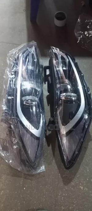 Headlight Set for Hyundai Elantra 2017
