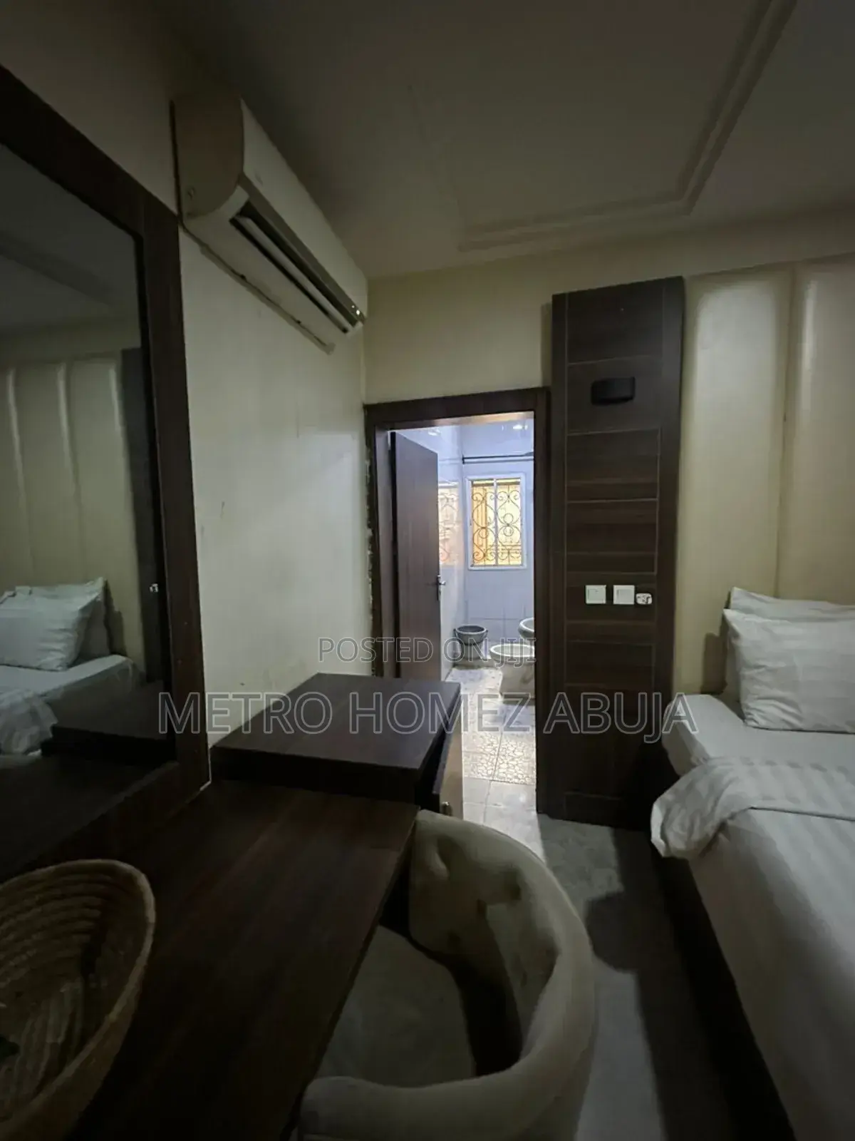 20 Rooms Hotel