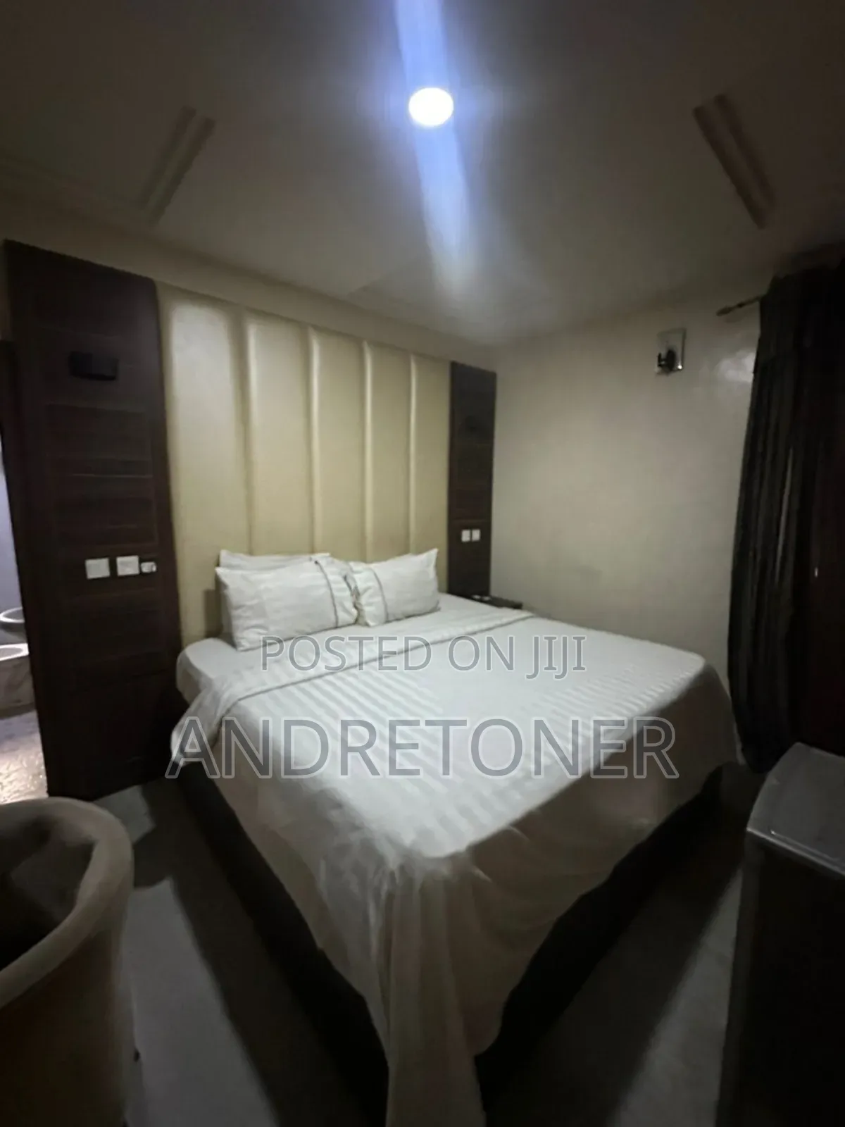 20 Rooms Hotel