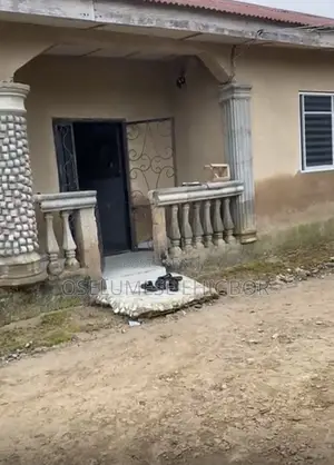 4bdrm Bungalow in Aule, Ondo / Ondo State for sale