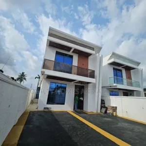 4bdrm Duplex in Fagba Ogba Lagos for sale