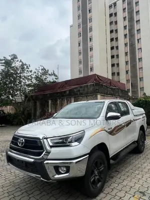 New Toyota Hilux 2024 White