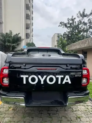 New Toyota Hilux 2024 Black