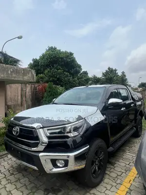 New Toyota Hilux 2024 Black