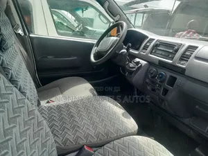 Toyota HiAce 2008 White