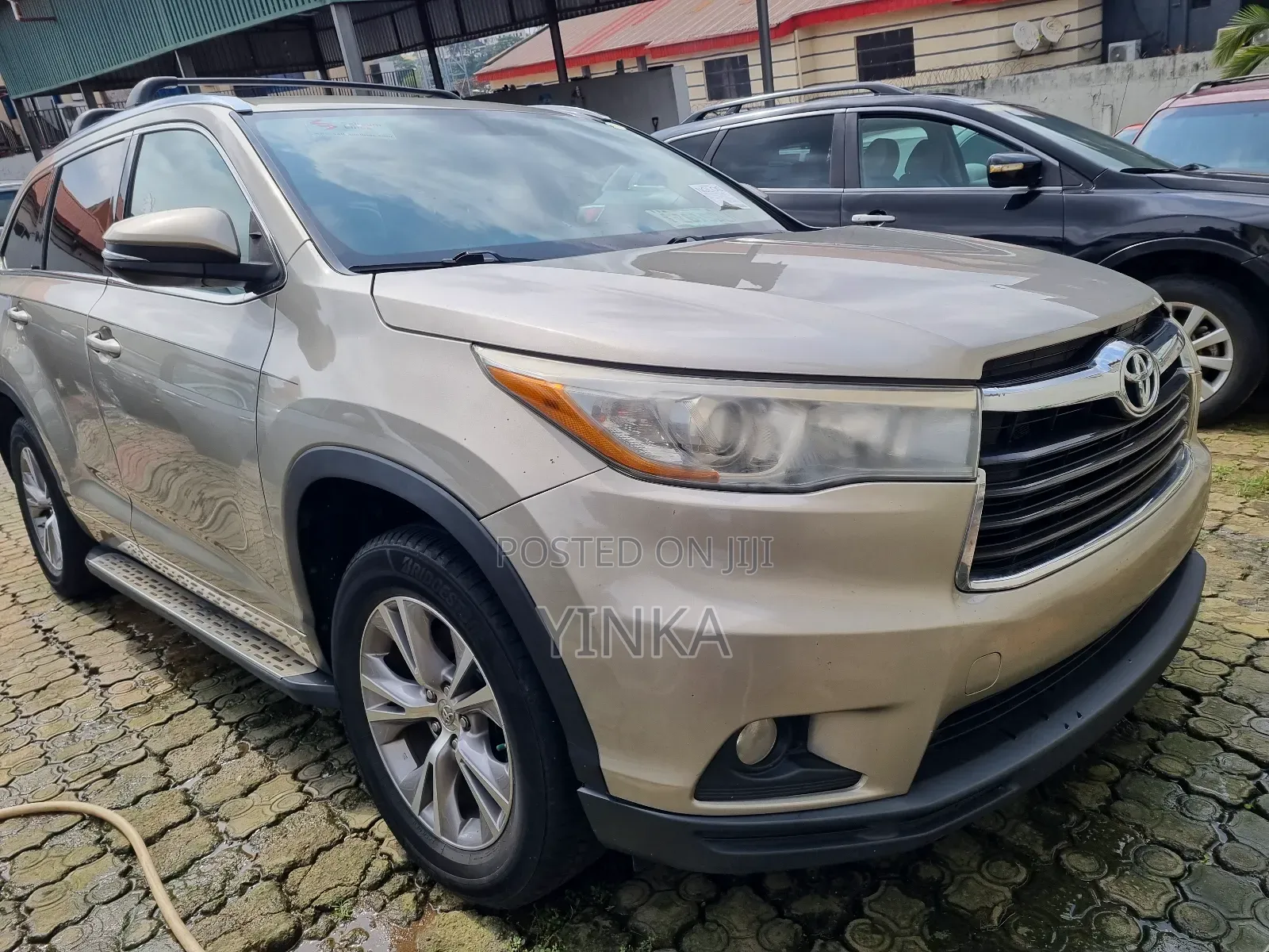 Toyota Highlander XLE 4dr SUV (3.5L 6cyl 6A) 2015 Gold