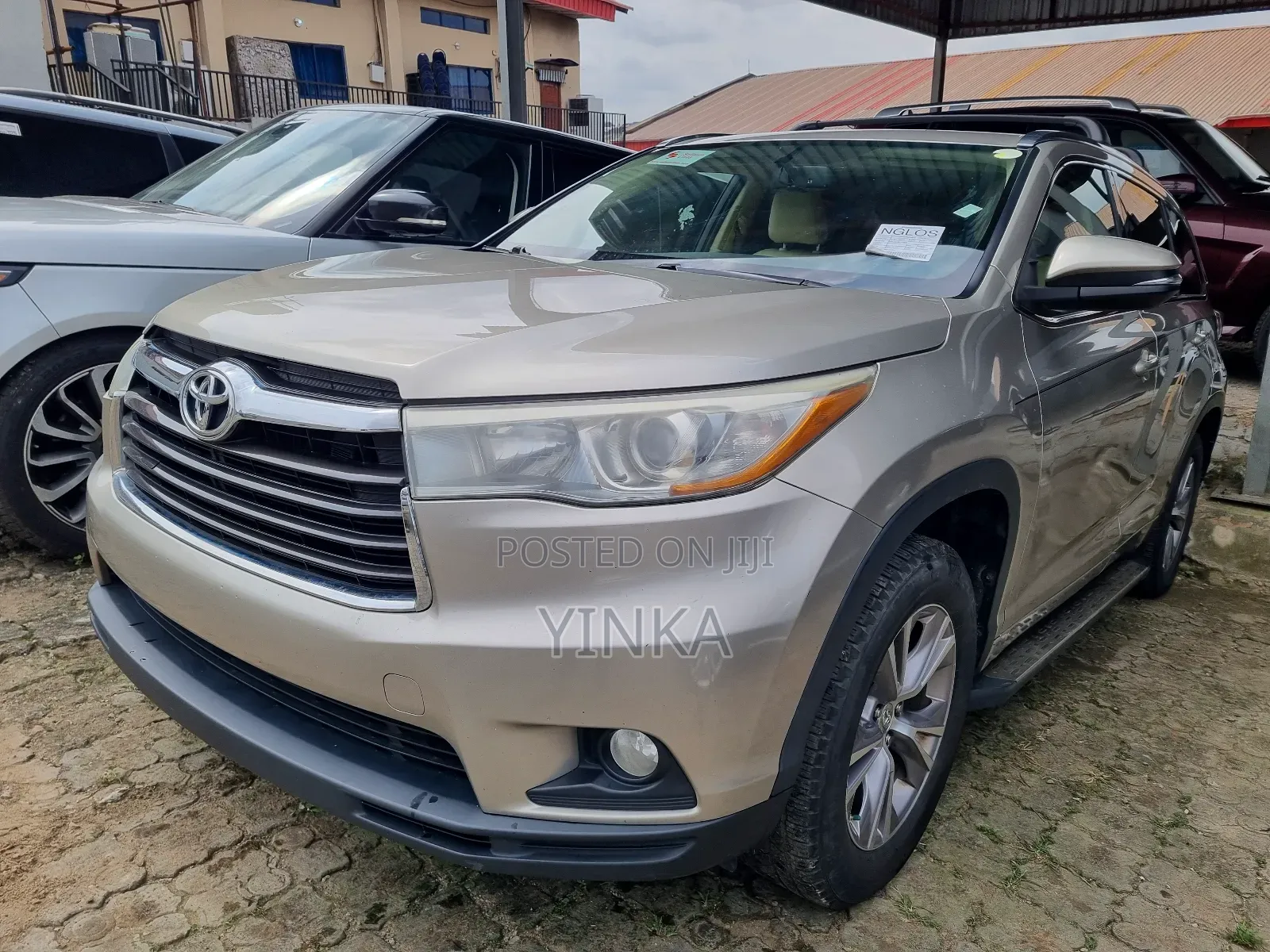 Toyota Highlander XLE 4dr SUV (3.5L 6cyl 6A) 2015 Gold