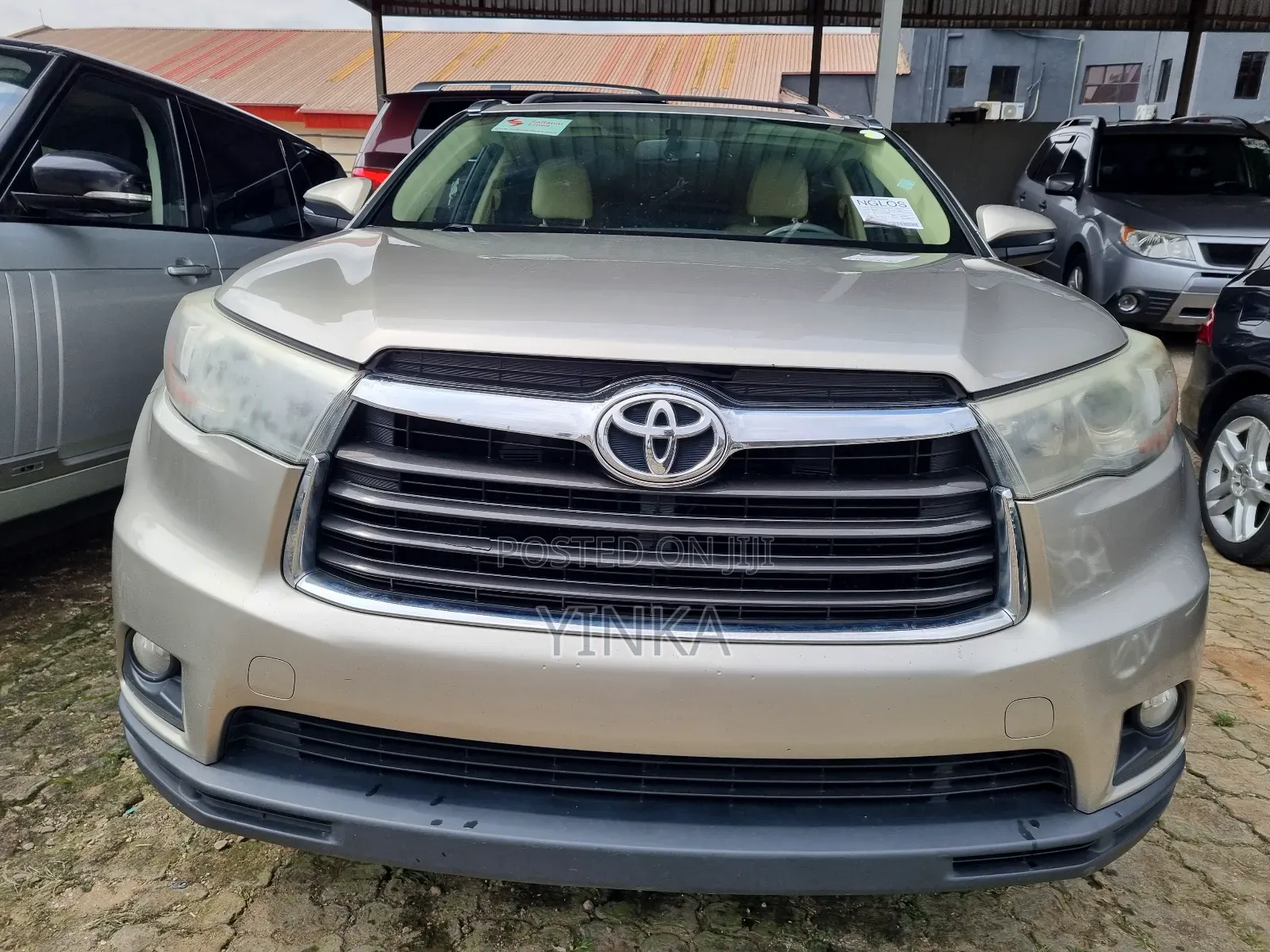 Toyota Highlander XLE 4dr SUV (3.5L 6cyl 6A) 2015 Gold