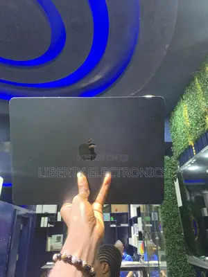 Laptop Apple MacBook Air 2022 M2 8GB Apple M2 SSD 512GB
