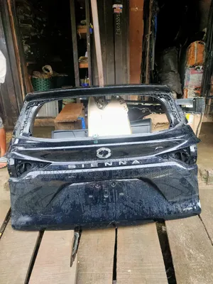 Toyota Boot Sienna 2023