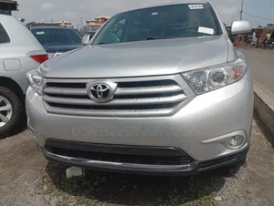 Toyota Highlander Limited 3.5l 4WD 2013 Silver