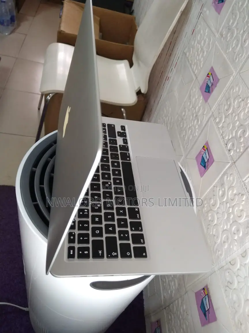 Laptop Apple MacBook Pro 8GB Intel Core i5 SSD 256GB