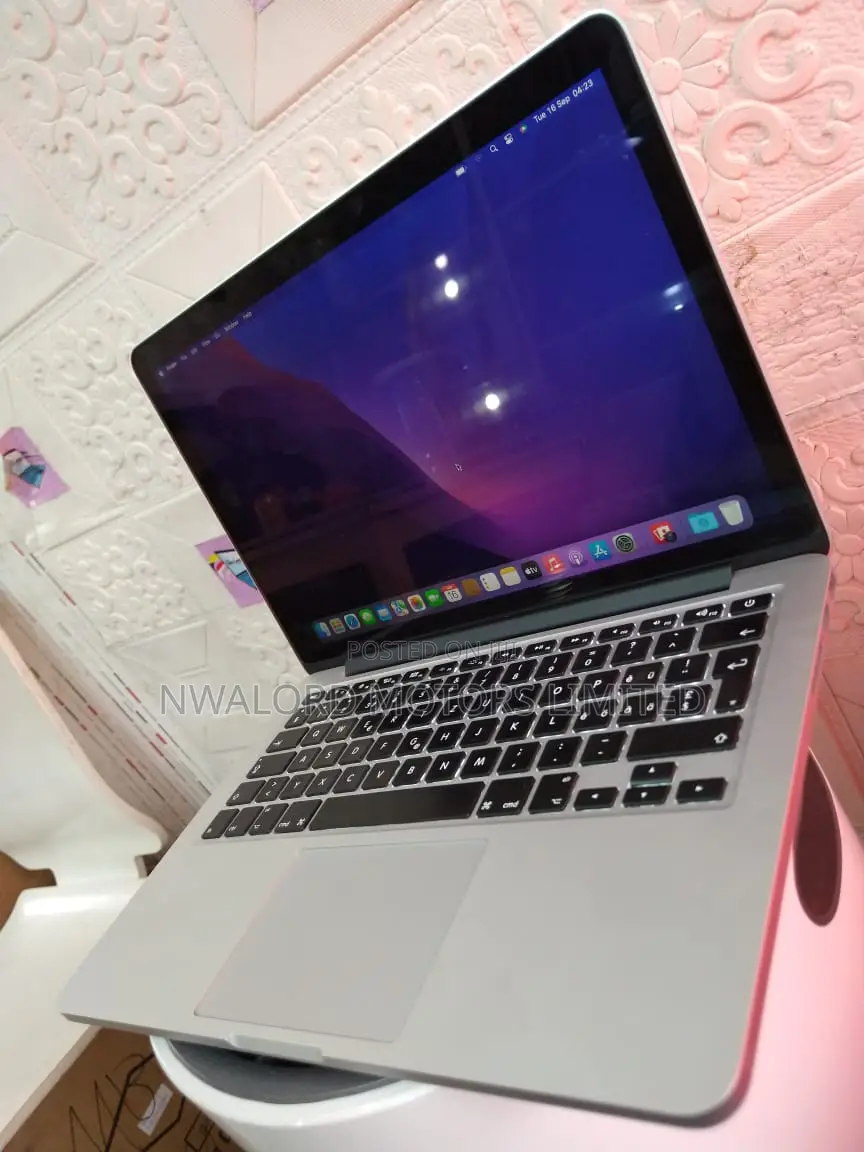 Laptop Apple MacBook Pro 8GB Intel Core i5 SSD 256GB