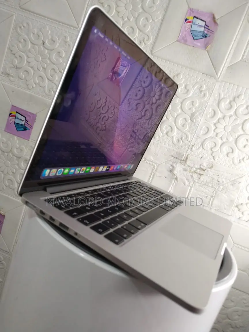 Laptop Apple MacBook Pro 8GB Intel Core i5 SSD 256GB