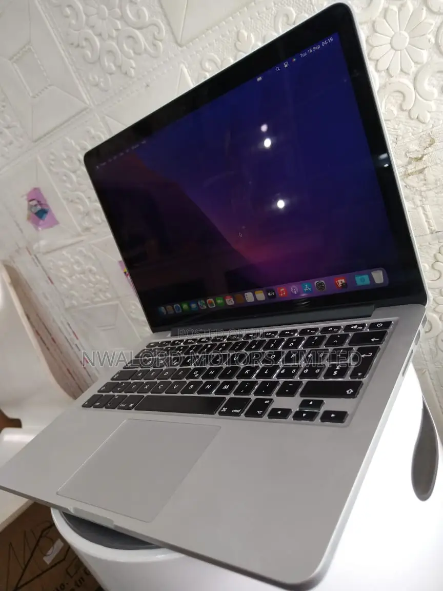 Laptop Apple MacBook Pro 8GB Intel Core i5 SSD 256GB