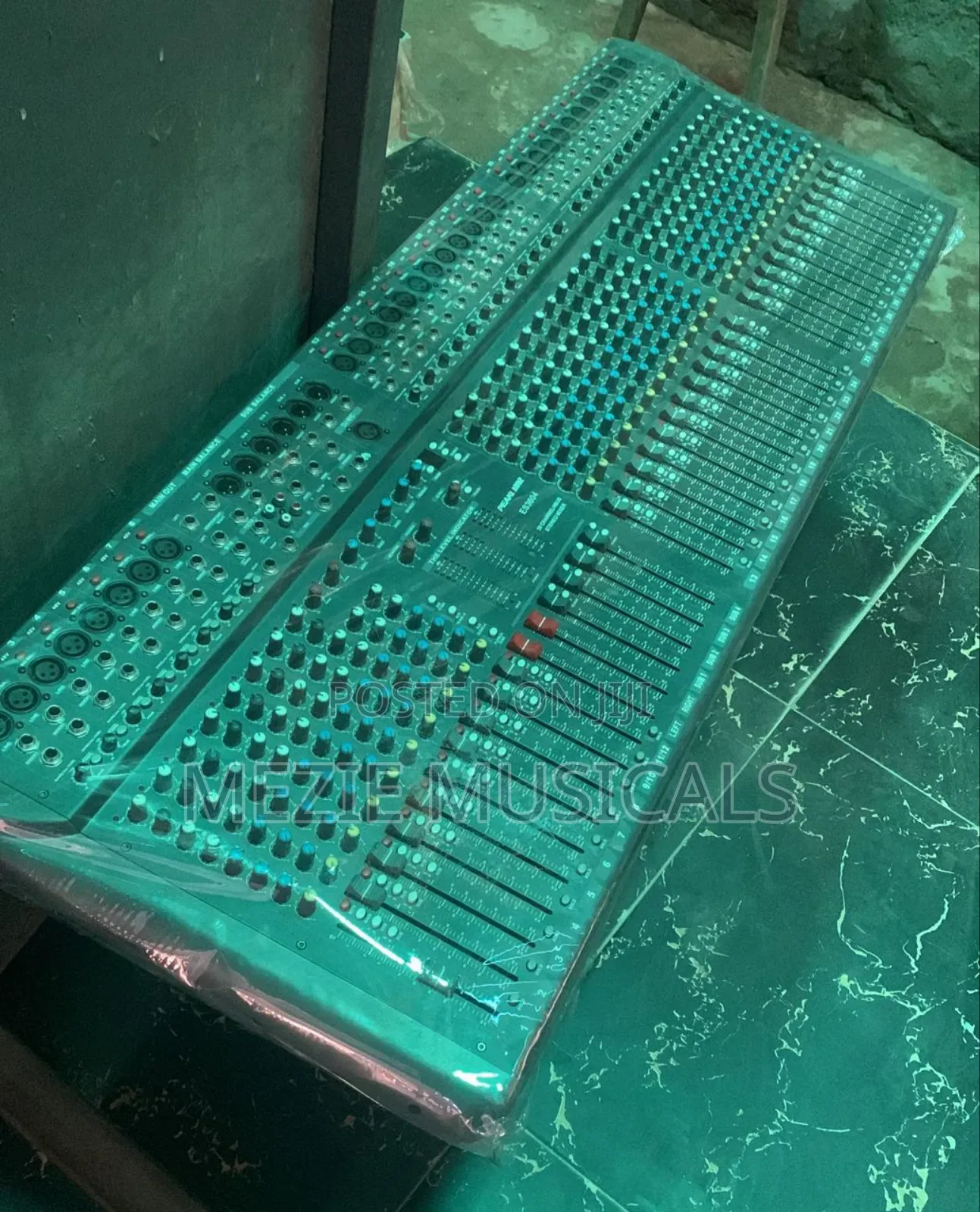 Mixing Console