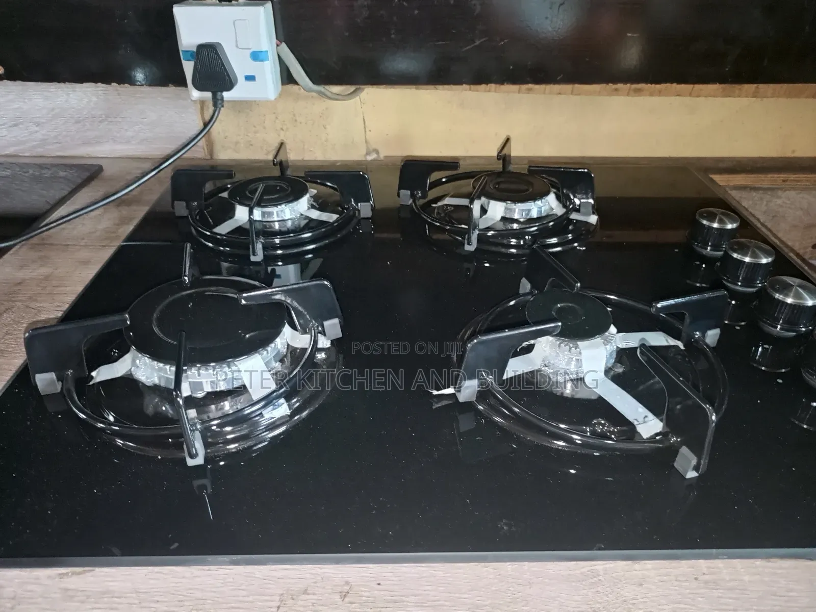 4 Buner Glass