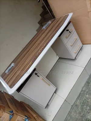 Quality 1.4 Meter Executive Table With Two Sides Storage