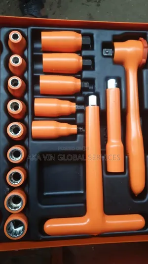 Facom Insulated Socket Wrench Set, 17 Pc. Fc-J.401avse