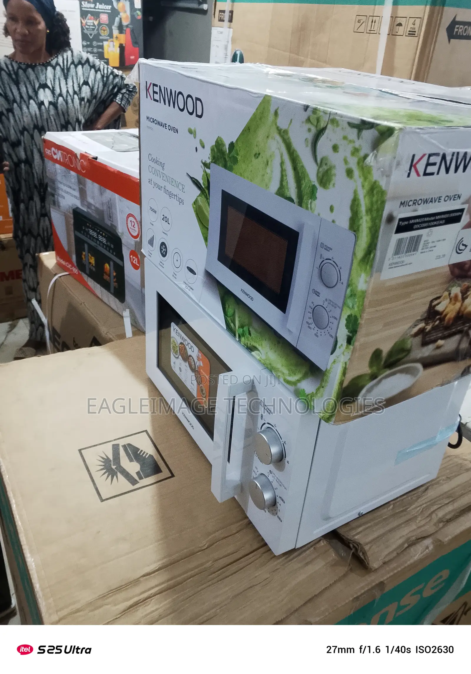 Spacious Interior – Kenwood Microwave 20 Litres