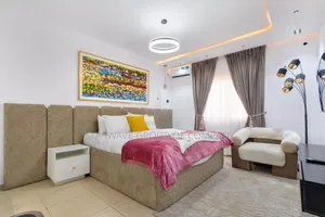 Smart Two Bedroom Apartment With Pool at Osapa London