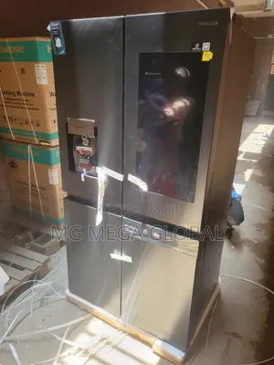 Hisense S/S Refrigerator With Screen /Water Dispenser
