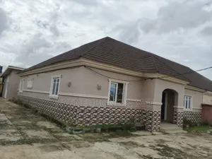 3bdrm Bungalow in Nurses Estate, Karu for rent