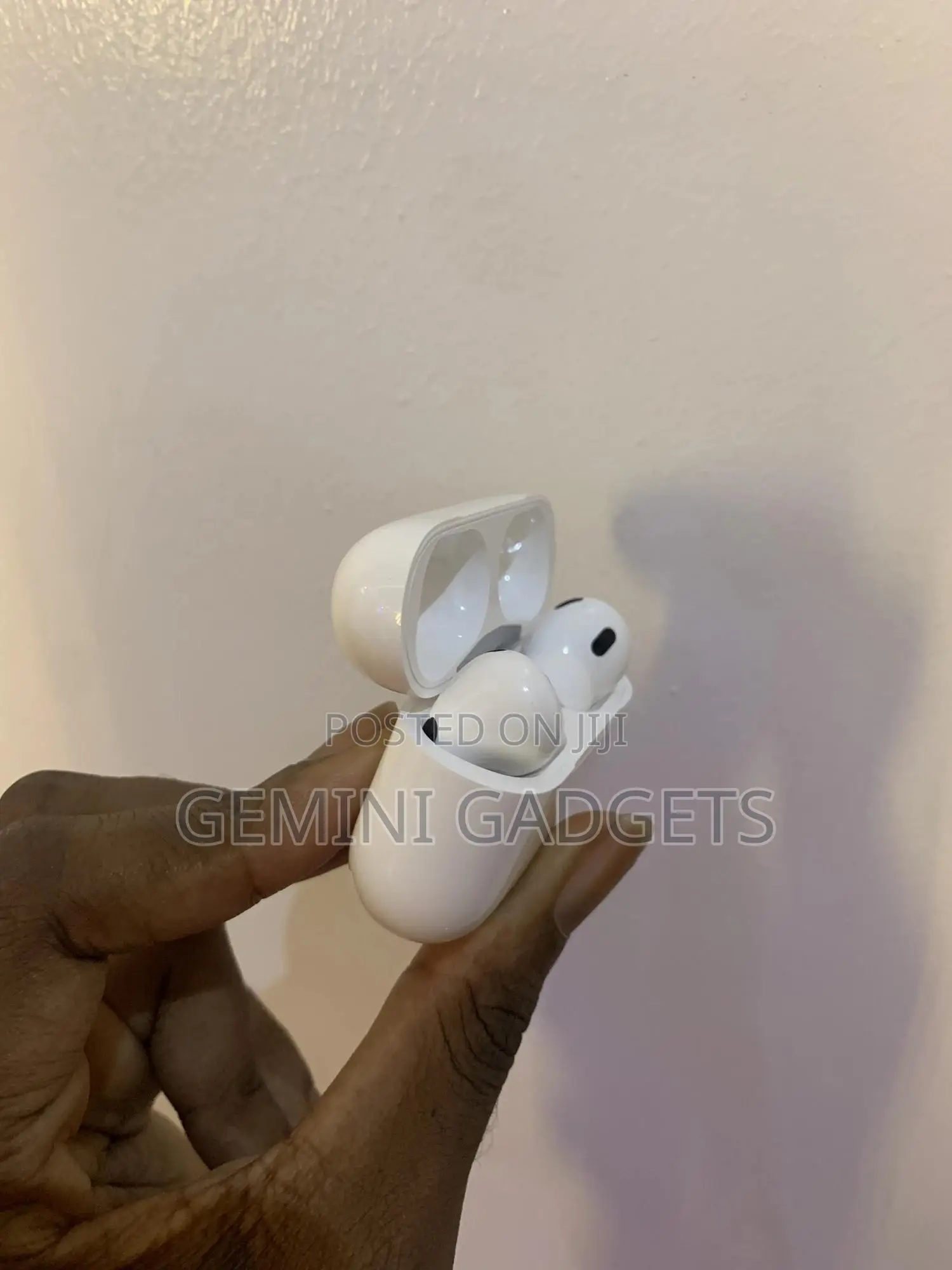 Neatly Used Airpod Pro 2 Original