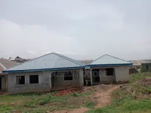 3bdrm Bungalow in Prince Olarewaju, Ita Oluwo for sale