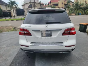 Mercedes-Benz M Class ML350 4dr SUV (3.5L 6cyl 7A) 2014 White