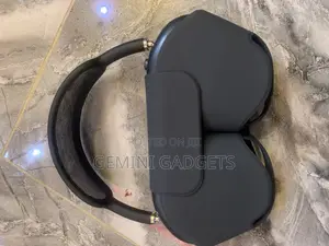 Neatly Used Black Airpod Max 1st Generation