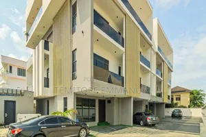 Furnished 3bdrm Apartment in Lekki Phase 1 Proper for sale