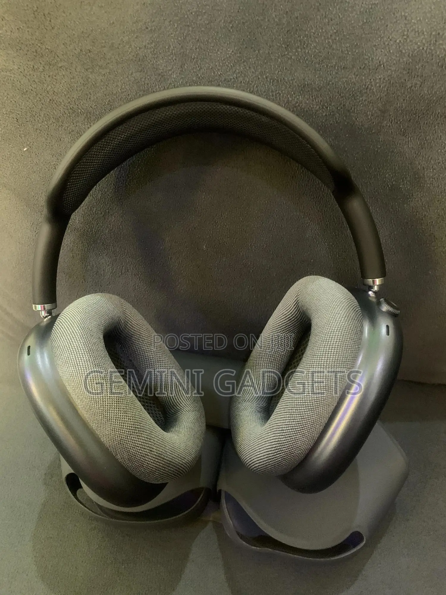 Neat Authentic Apple Airpod Max